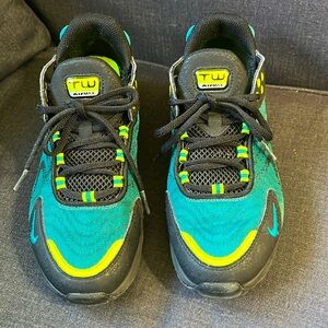 Nike AirMax Youth Size 5